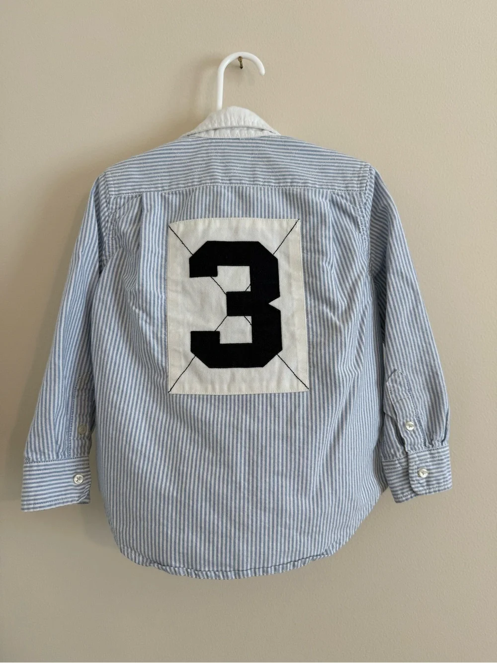Ralph Lauren Light Blue & White Striped Button-Down Shirt 4T Large logo on front
